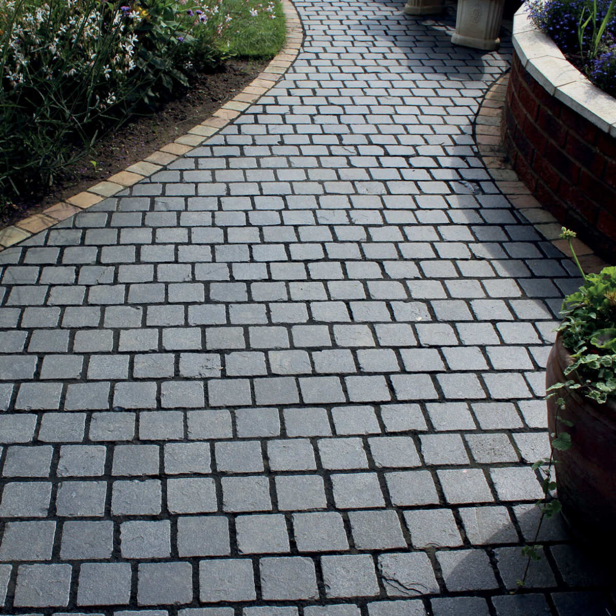 RKS Slate Belgian Black Limestone 100х100 мм. Прочная тротуарная плитка и плитка для пола из натурального известняка. Лучшая цена на плитку из камня известняк